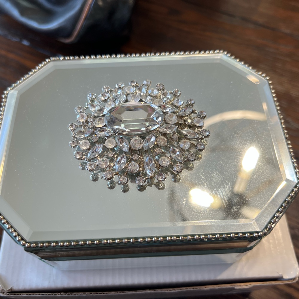 Annabelle Mirrored Jewelry box